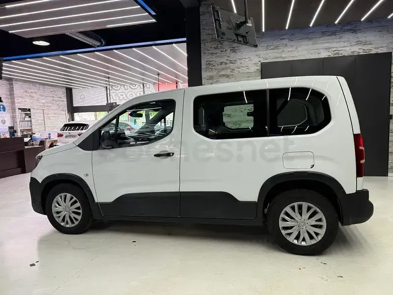Usado Peugeot Rifter Active 102 CV (75 kW) 2020 Blanco Monovolumen