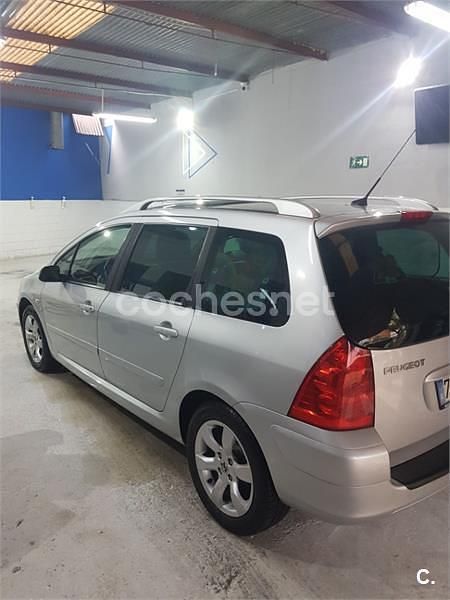 Usado Peugeot 307 110 CV (80 kW) 2008 Gris / plata Familiar