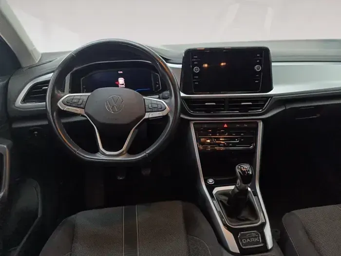 Usado VW T-Roc 115 CV (84 kW) 2023 Negro SUV