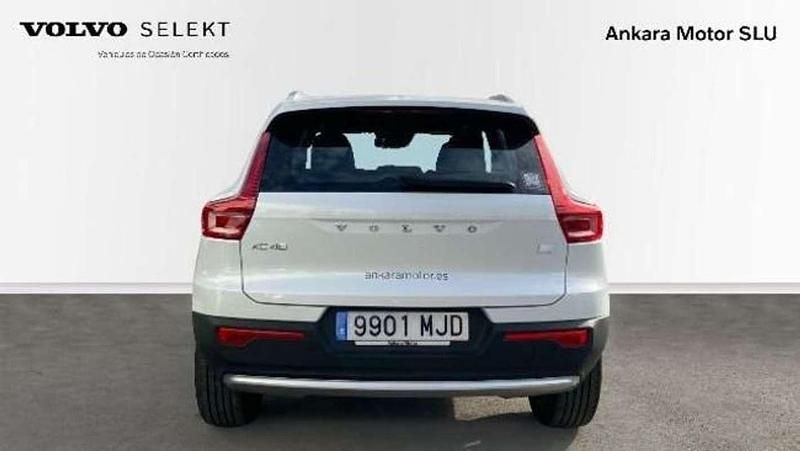 Usado Volvo XC40 Core 203 CV (149 kW) 2023 Blanco SUV