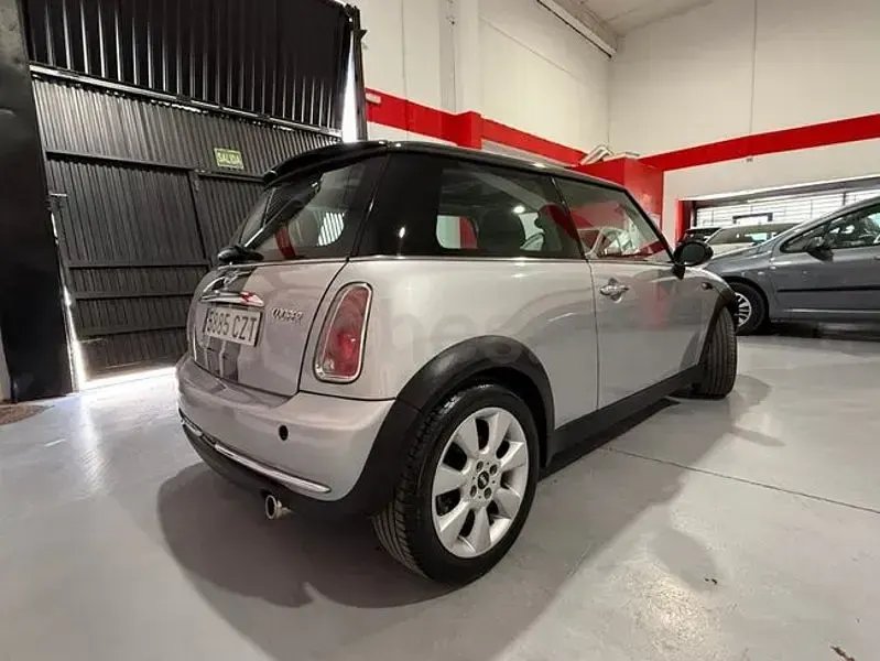 Usado Mini Cooper 115 CV (84 kW) 2004 Gris / plata Utilitario