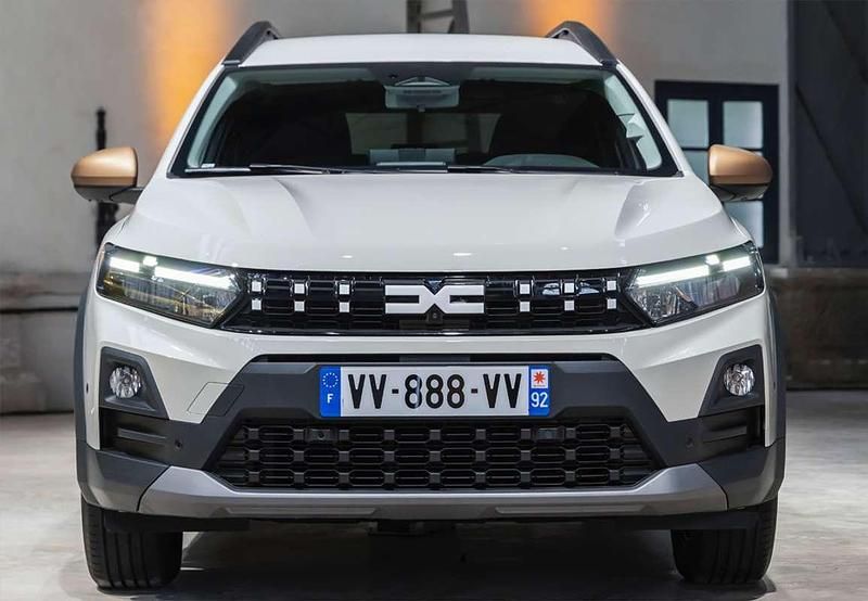 Usado Dacia Jogger Comfort 101 CV (74 kW) 2022 Naranja Monovolumen