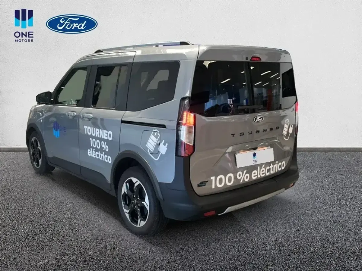Nuevo Ford Tourneo Courier Active 100 kW (136 CV) 2025 Gris Monovolumen