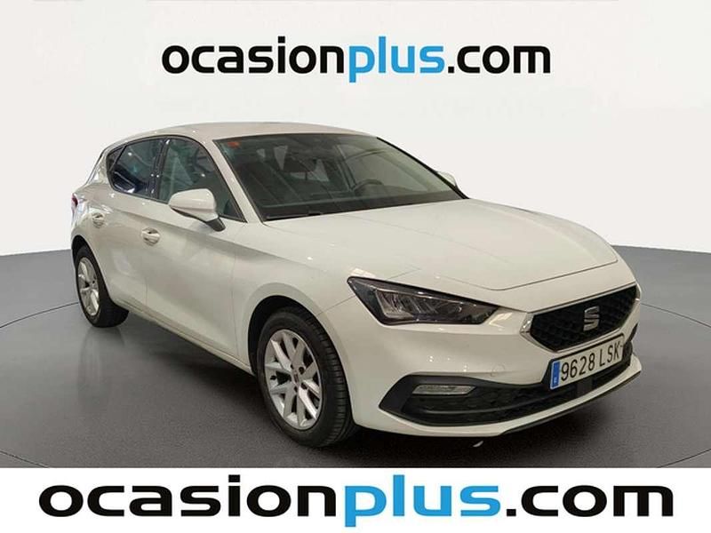 Usado Seat Leon Style 116 CV (85 kW) 2021 Blanco Utilitario