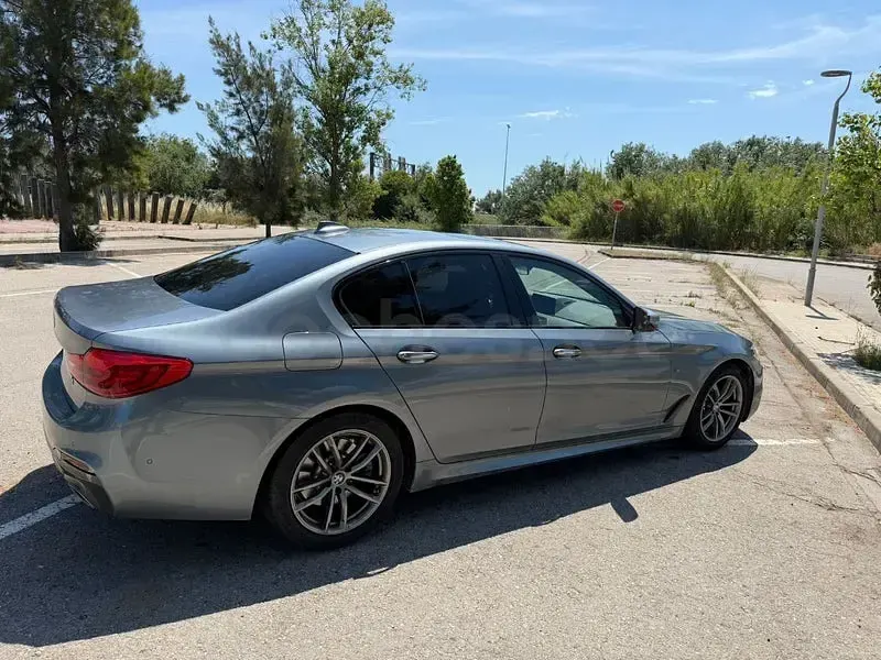 Usado BMW 520 Shadowline 190 CV (139 kW) 2017 Gris / plata Berlina