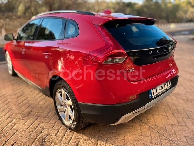 Usado Volvo V40 CC Kinetic 115 CV (84 kW) 2014 Rojo Familiar
