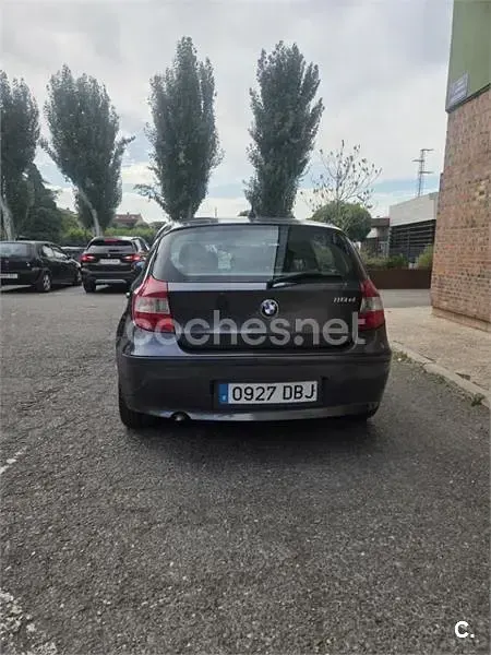 Usado BMW 118 122 CV (89 kW) 2005 Gris / plata Utilitario