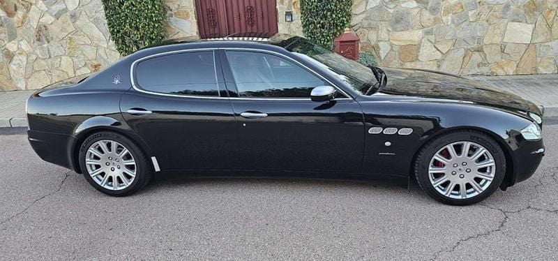 Usado Maserati Quattroporte 400 CV (294 kW) 2005 Negro Berlina