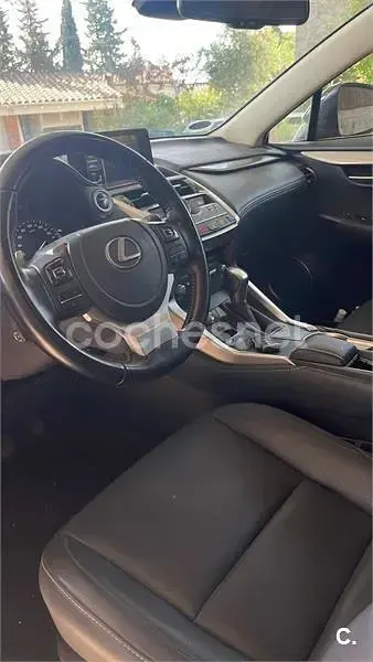 Usado Lexus NX300h 197 CV (144 kW) 2021 Gris / plata SUV