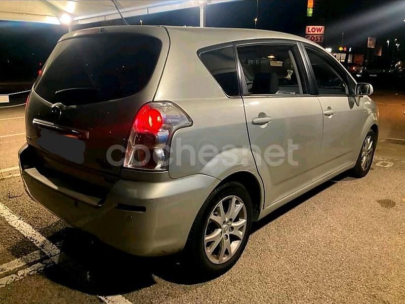 Usado Toyota Corolla Verso Luna 136 CV (100 kW) 2008 Gris / plata Monovolumen