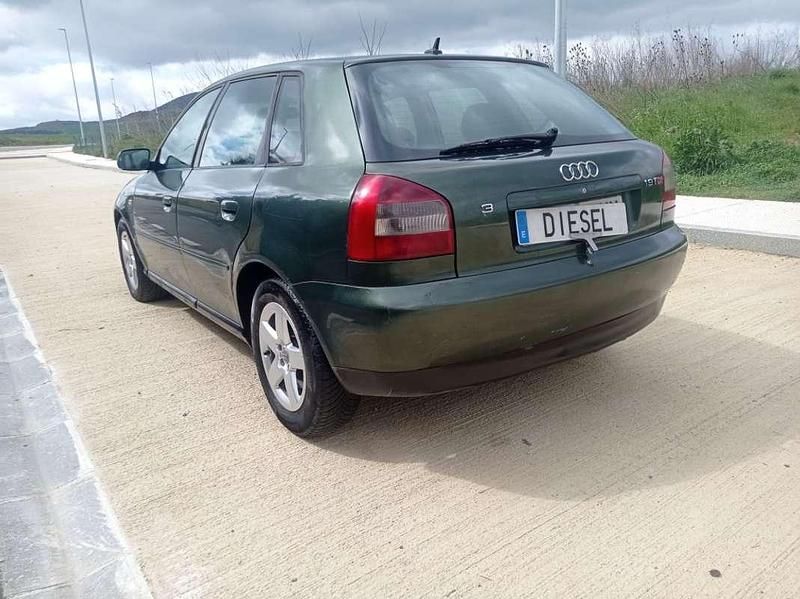 Usado Audi A3 Ambiente 99 CV (72 kW) 2002 Verde Utilitario