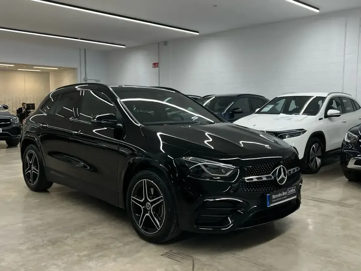 Usado Mercedes GLA200 150 CV (110 kW) 2024 Negro SUV