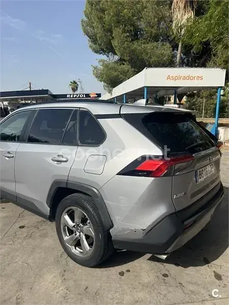 Usado Toyota RAV4 Hybrid Advance 197 CV (144 kW) 2020 Gris / plata SUV