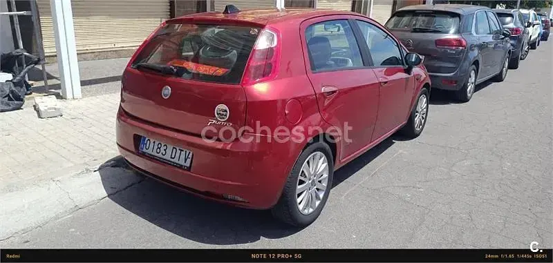 Usado Fiat Grande Punto Dynamic 90 CV (66 kW) 2005 Rojo Utilitario