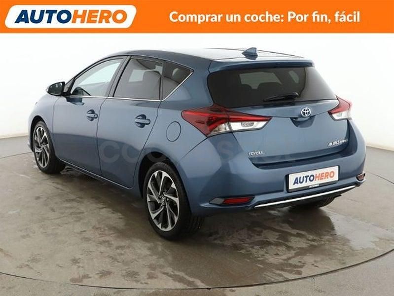 Usado Toyota Auris Hybrid 136 CV (100 kW) 2015 Azul Berlina