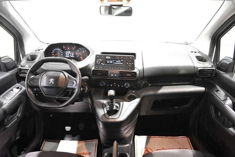 Usado Peugeot Rifter Active 101 CV (74 kW) 2020 Blanco Monovolumen