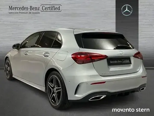 Usado Mercedes A200 150 CV (110 kW) 2025 Gris