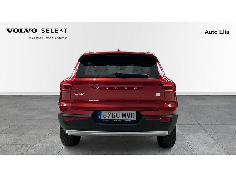 Usado Volvo XC40 Core 211 CV (155 kW) 2023 Rojo SUV