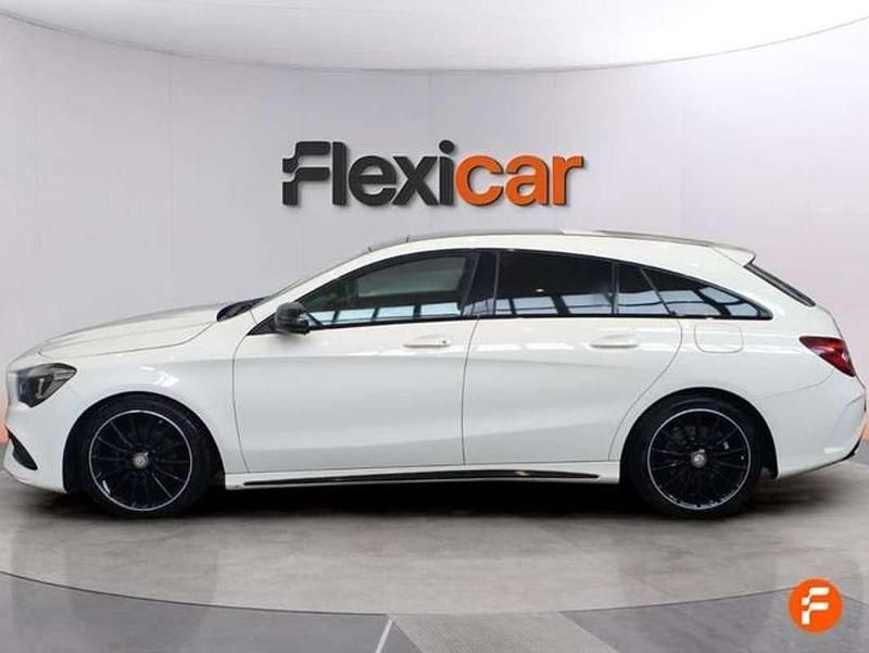 Usado Mercedes CLA200 Shooting Brake 136 CV (100 kW) 2017 Blanco Familiar