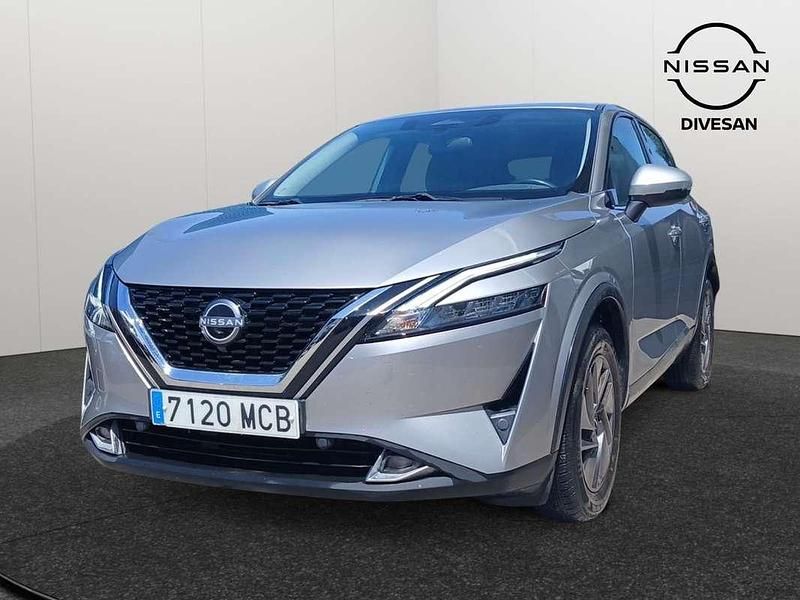 Usado Nissan Qashqai Acenta 140 CV (102 kW) 2022 Plateado SUV