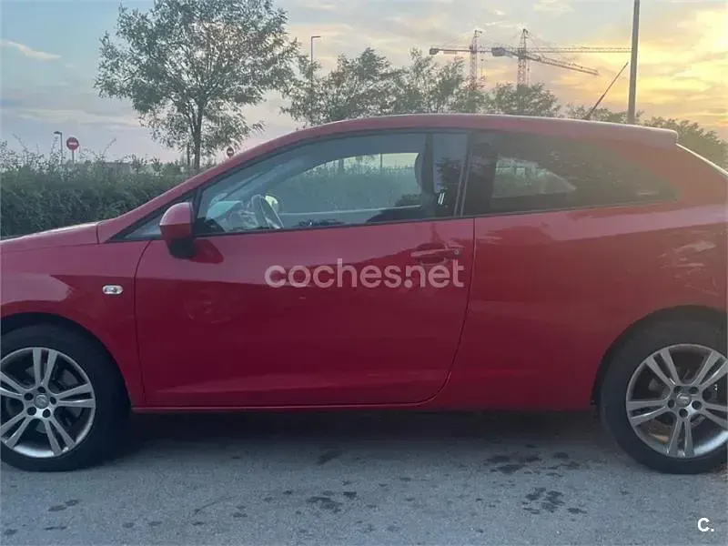 Usado Seat Ibiza SC Sport 105 CV (77 kW) 2008 Rojo Utilitario