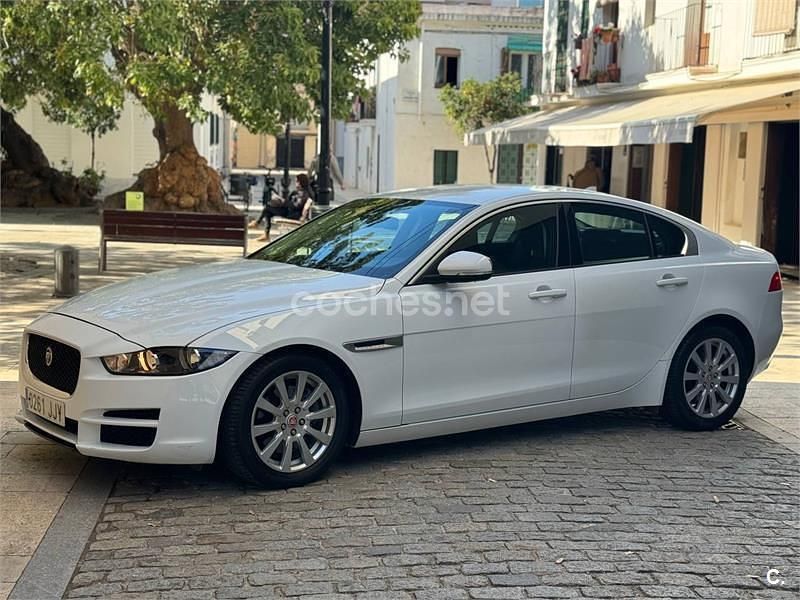Usado Jaguar XE Pure 180 CV (132 kW) 2016 Blanco Berlina