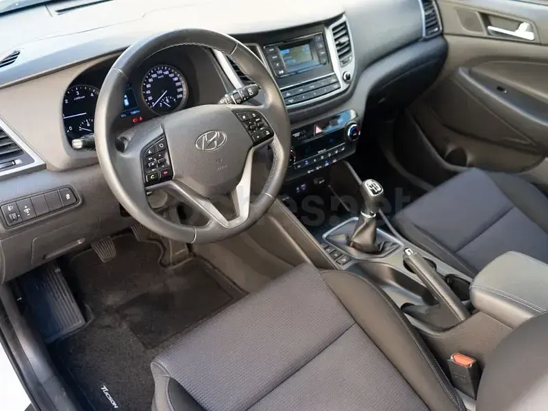 Usado Hyundai Tucson Style 141 CV (103 kW) 2017 Blanco SUV