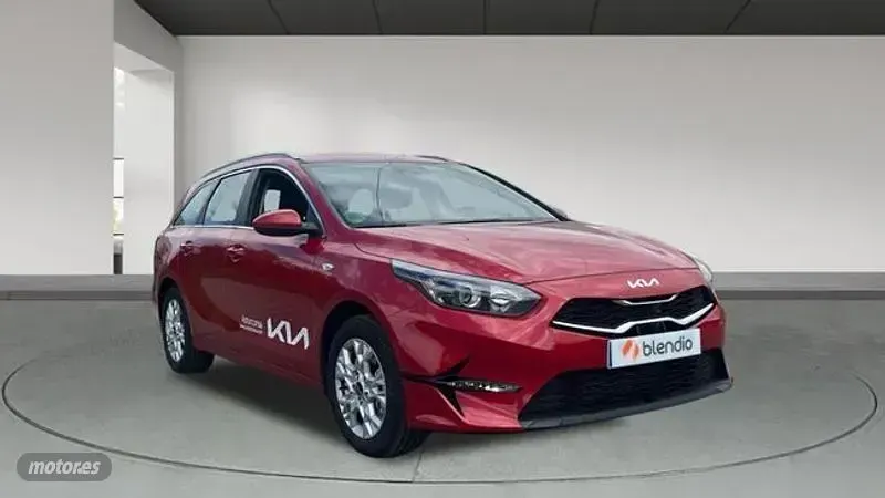 Usado Kia Ceed Sportswagon 120 CV (88 kW) 2024 Rojo Familiar
