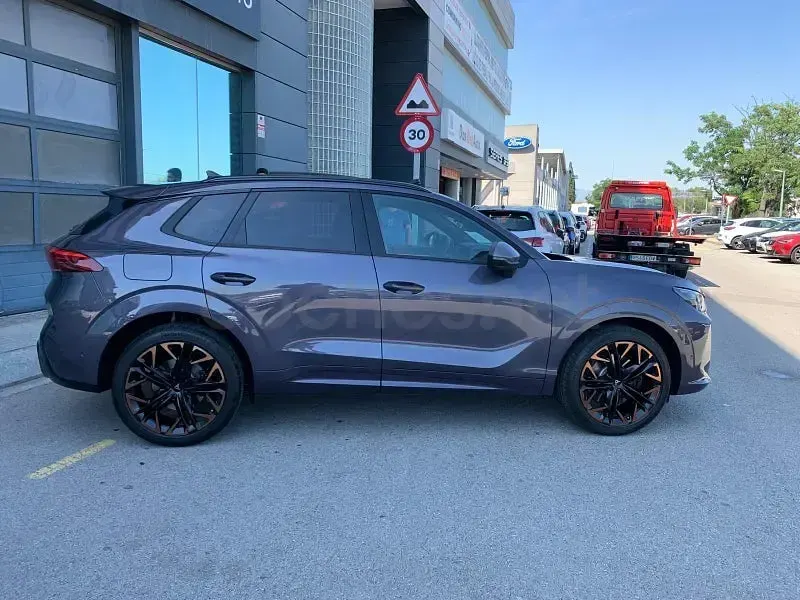 Usado Cupra Terramar VZ 272 CV (200 kW) 2025 Violeta / lila SUV
