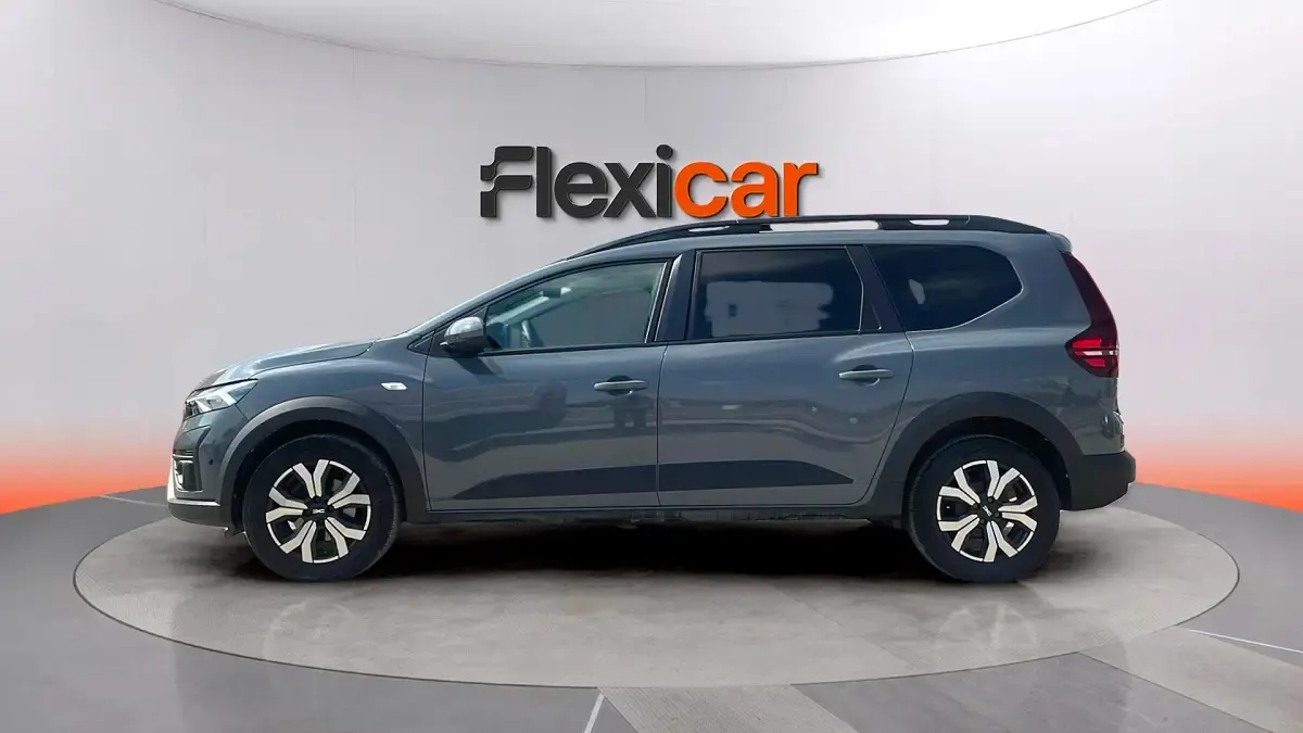 Usado Dacia Jogger Expression 110 CV (80 kW) 2024 Gris Monovolumen