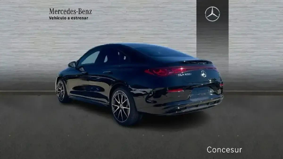 Nuevo Mercedes CLA 250+ 200 kW (272 CV) 2026 Negro Berlina