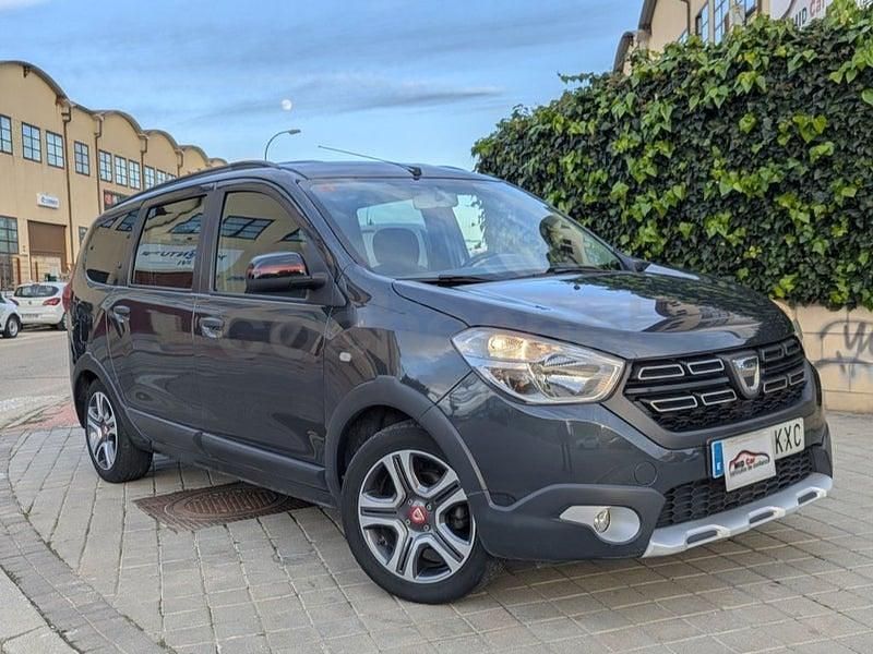 Usado Dacia Lodgy 102 CV (75 kW) 2019 Gris / plata Monovolumen