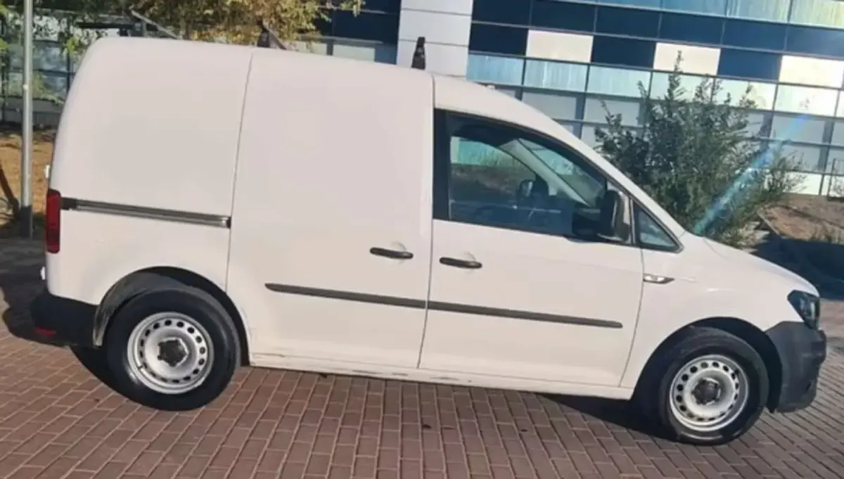 Usado VW Caddy 75 CV (55 kW) 2018 Blanco Monovolumen