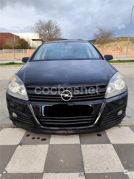 Usado Opel Astra Elegance 100 CV (73 kW) 2004 Negro Berlina