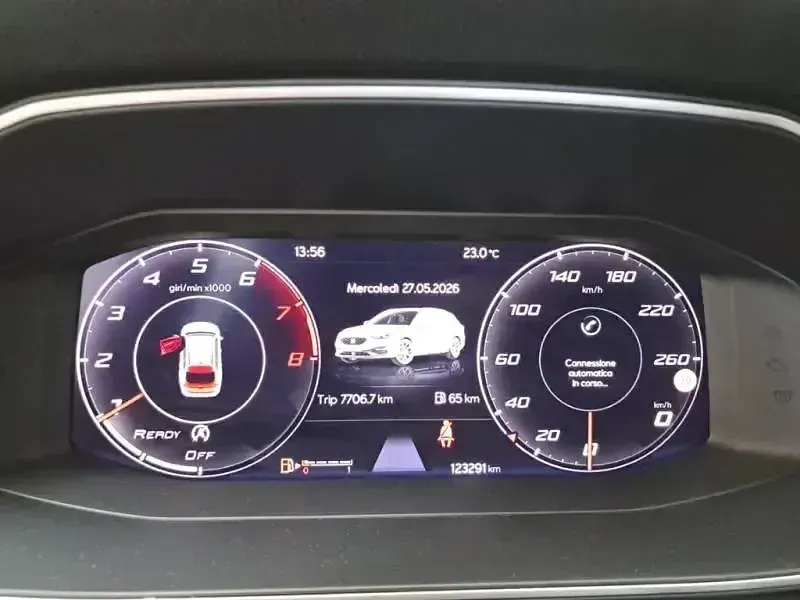 Usado Seat Leon Reference 90 CV (66 kW) 2023 Gris Familiar