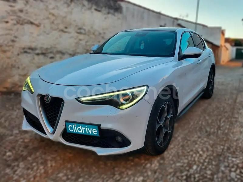 Usado Alfa Romeo Stelvio Super 190 CV (139 kW) 2018 Blanco SUV