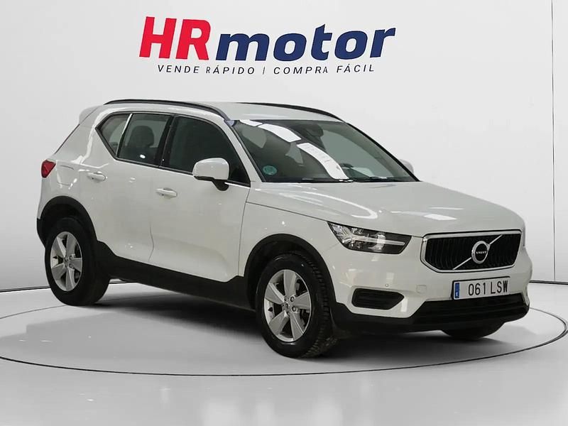 Blanco Usado 2021 Volvo XC40 Momentum SUV | 18.150 € (Precio justo) - Imagen 1/4