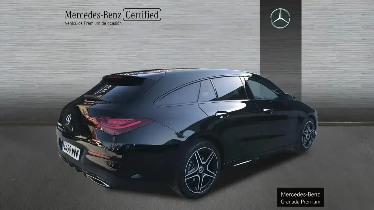 Occasion Mercedes CLA200 Shooting Brake AMG line 150 PK (110 kW) 2024 Zwart Stationwagen