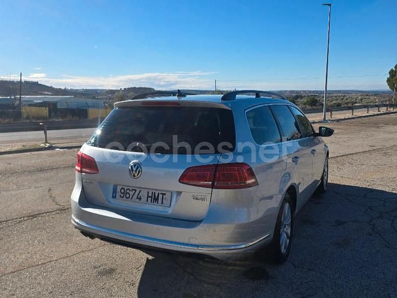 Usado VW Passat Advance 140 CV (102 kW) 2012 Gris / plata Familiar
