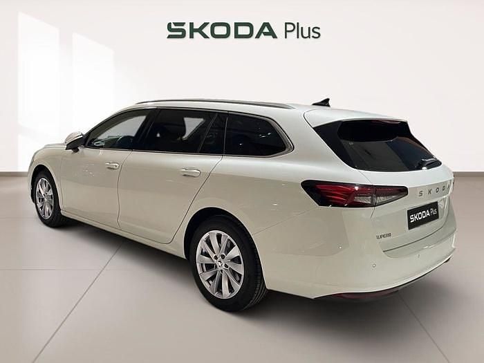 Blanco Nuevo 2025 Skoda Superb Selection Familiar | 39.800 € (Precio justo) - Imagen 1/4