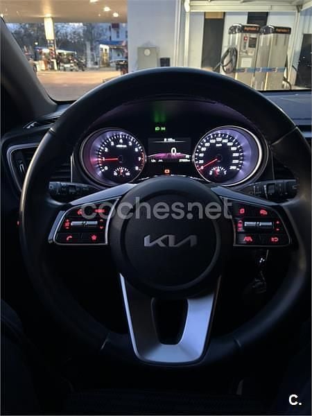 Usado Kia Ceed 100 CV (73 kW) 2023 Blanco Utilitario