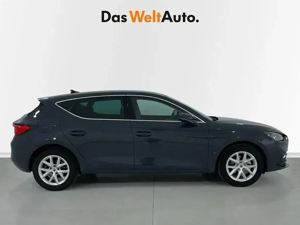 Usado Seat Leon Style 116 CV (85 kW) 2025 Azul Berlina