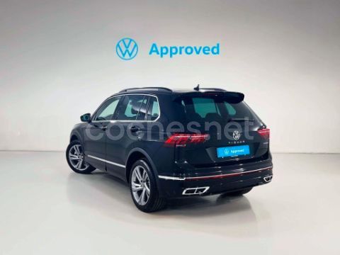 Käytetty VW Tiguan R-line 245 HP (180 kW) 2024 Musta Katumaasturi