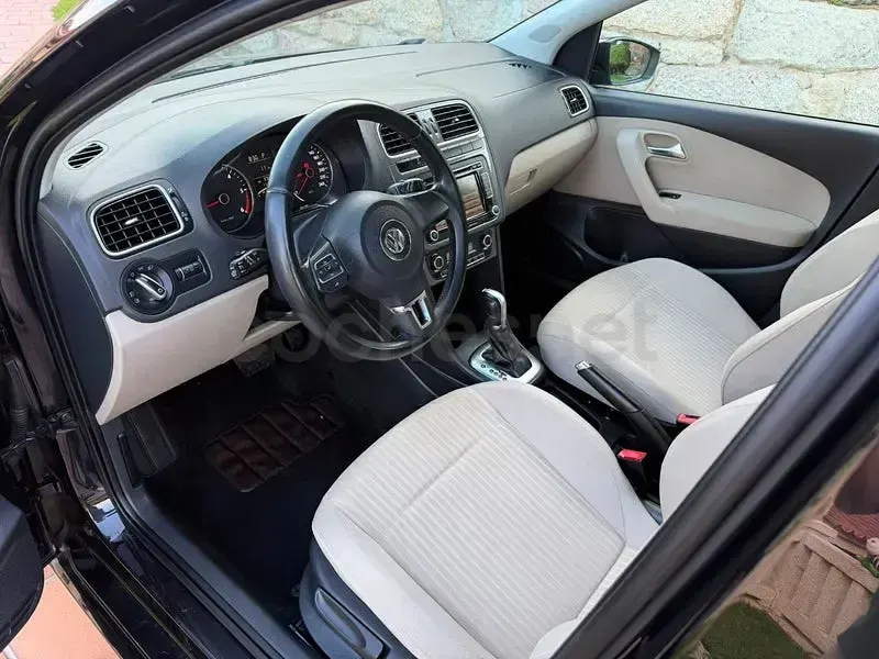 Usado VW Polo Sport 90 CV (66 kW) 2013 Negro Utilitario