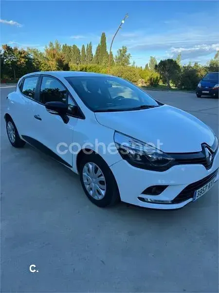 Usado Renault Clio IV Business 75 CV (55 kW) 2019 Blanco Berlina