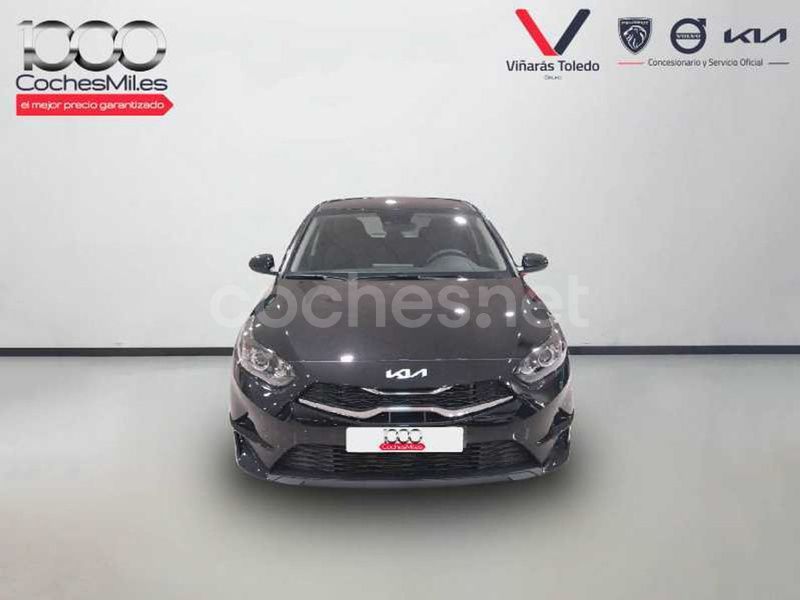 Usado Kia Ceed 140 CV (102 kW) 2024 Negro Utilitario