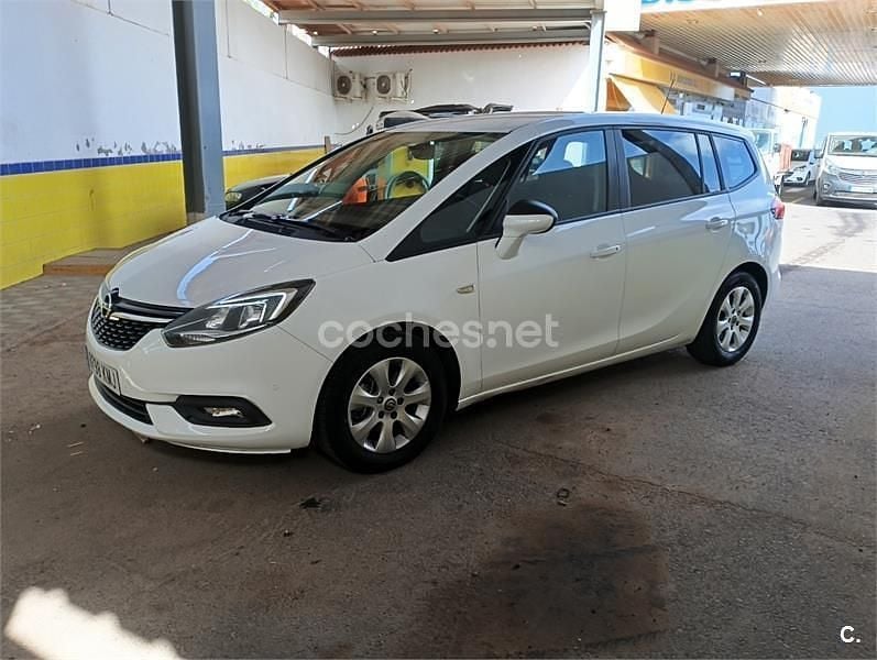 Blanco Usado 2018 Opel Zafira Family Monovolumen | 8990 € (Super precio) - Imagen 1/4