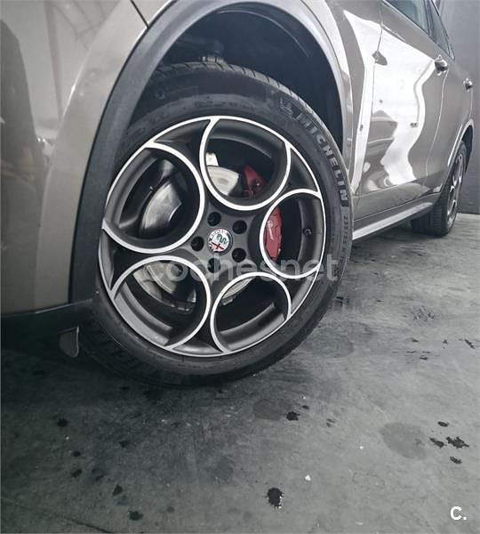 Usado Alfa Romeo Stelvio Executive 201 CV (147 kW) 2018 Marrón SUV
