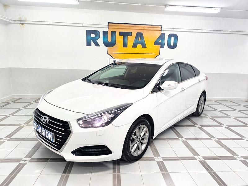 Usado Hyundai i40 141 CV (103 kW) 2017 Blanco Berlina