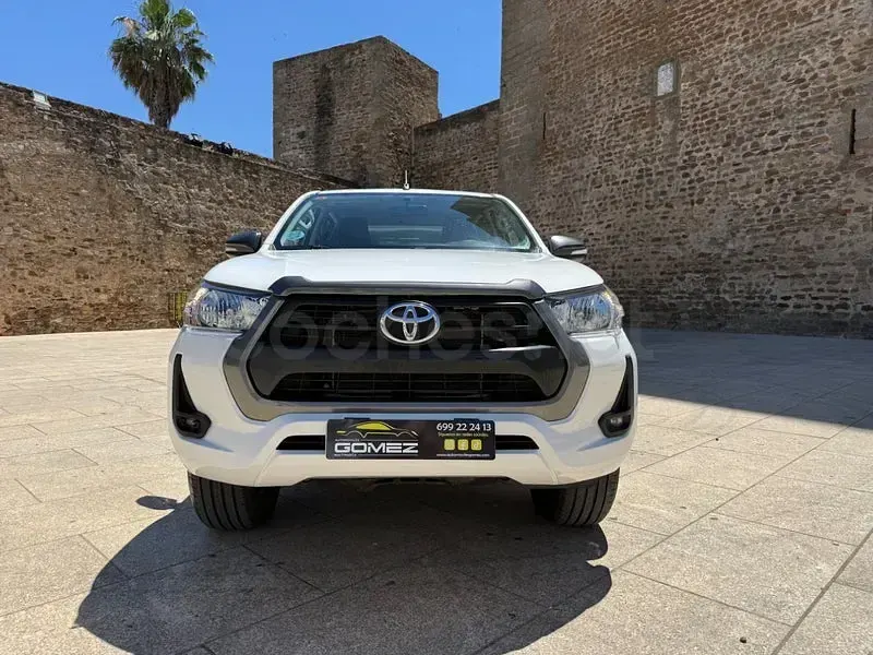 Usado Toyota HiLux Plus 150 CV (110 kW) 2022 Blanco Pickup/Camioneta
